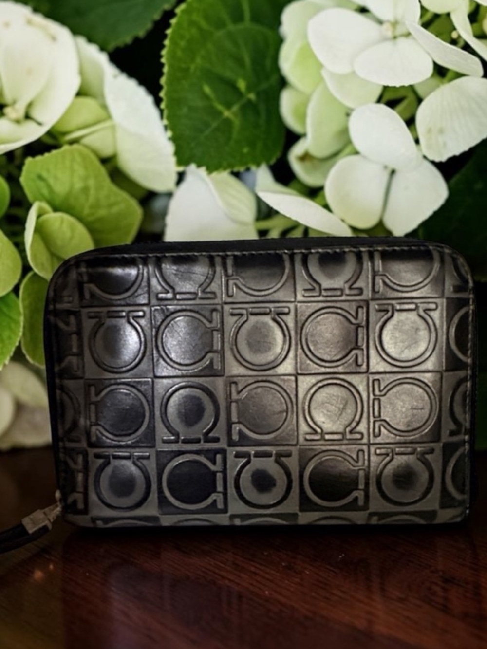 Salvatore Ferragamo GANCINI zip around leather wallet